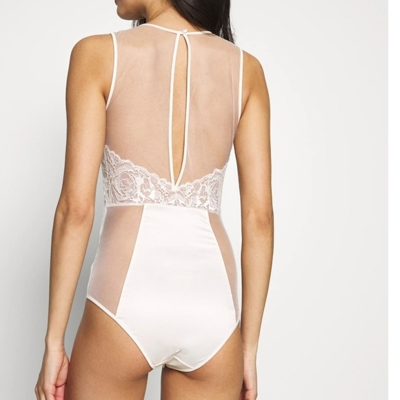 Calvin Klein Ivory Spring Rose Bodysuit - Picture 4 of 15